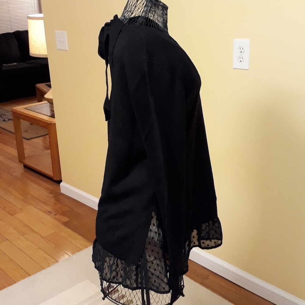 *SOLD* NEW Ann Taylor Long Sleeve Tie Neck Key Hole Top - Picture 3 of 8